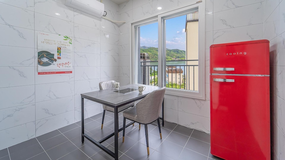 Basic Room, 1 Bedroom (201 (River view)) - Photo 6
