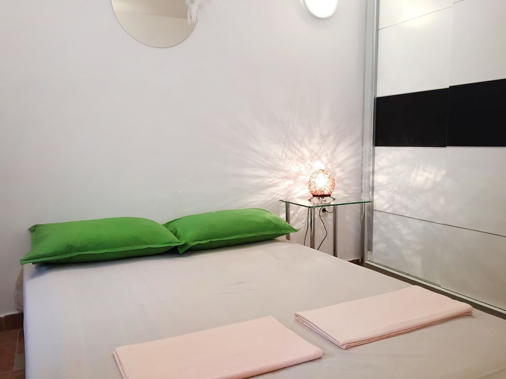 Comfort House, 3 Bedrooms, 2 Bathrooms, Garden View