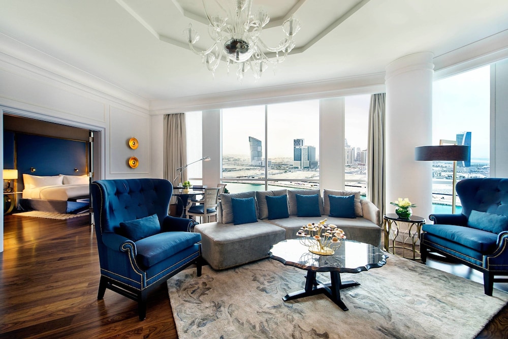 Executive Suite, 1 Bedroom, Balcony - Photo 4