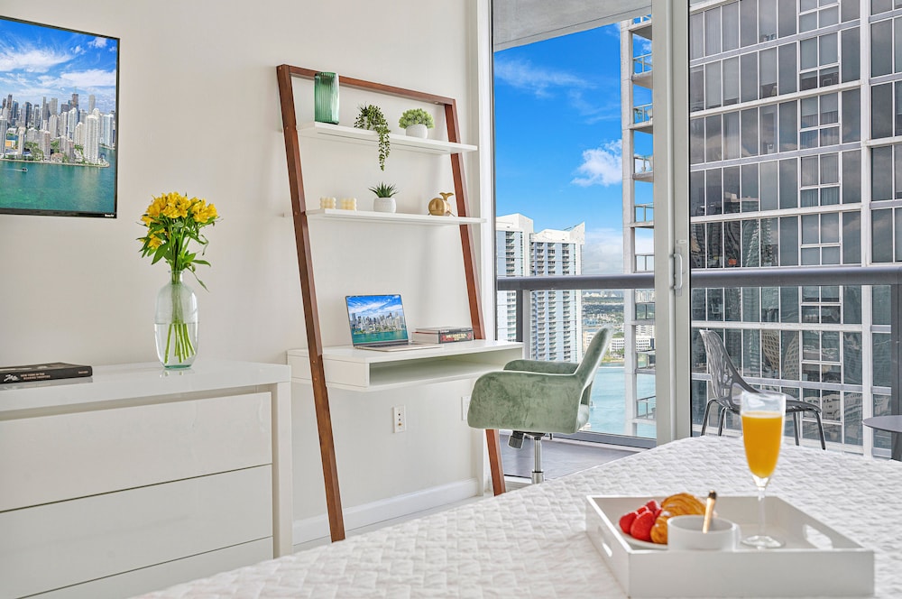Boutique Apartment, Ocean, 1 King & Sofa Bed, Balcony