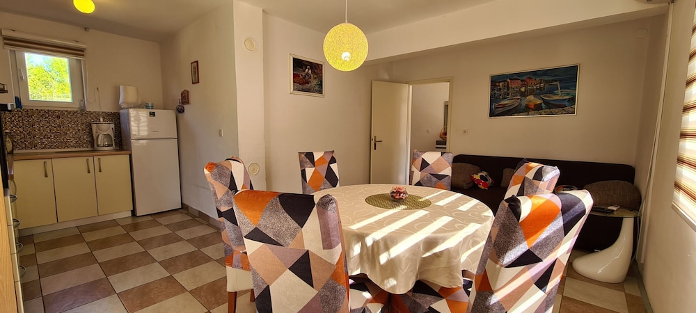 Villa photo 2