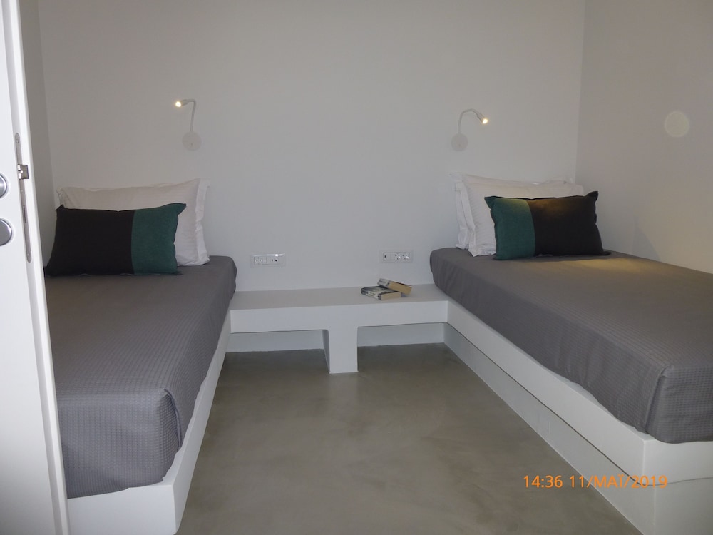 Suite Two Bedrooms Semi Basement with Private Patio