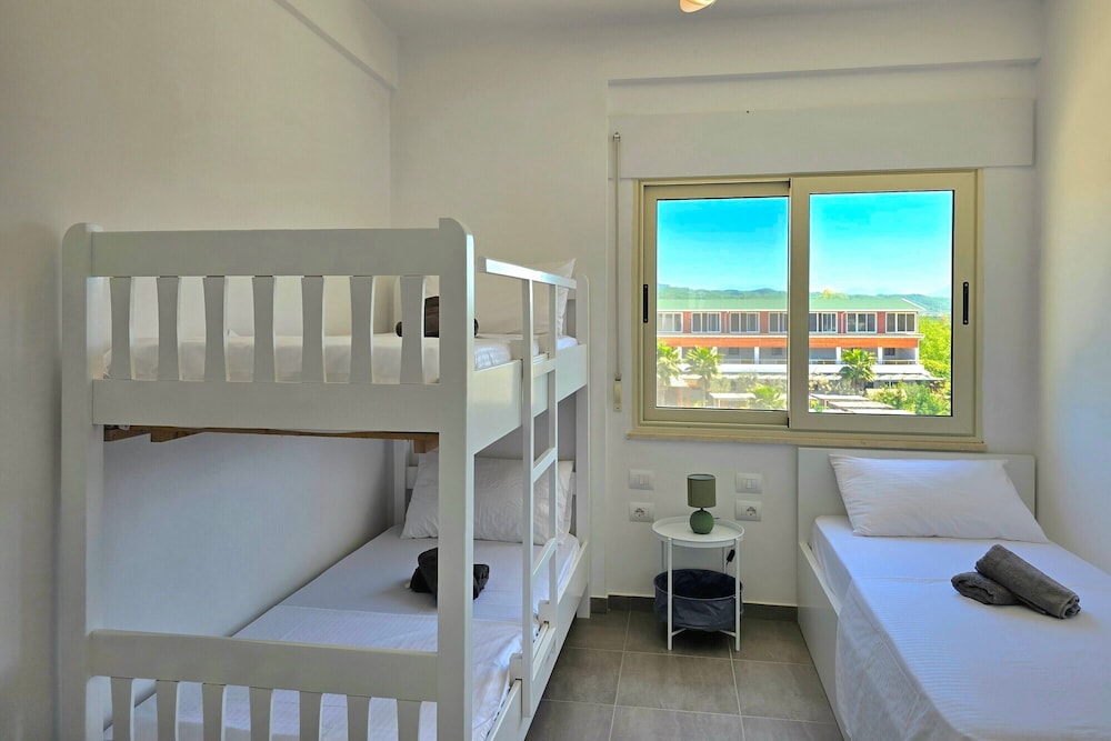Family Apartment, Multiple Bedrooms, 2 Bathrooms (Perla Holiday Homes 273)