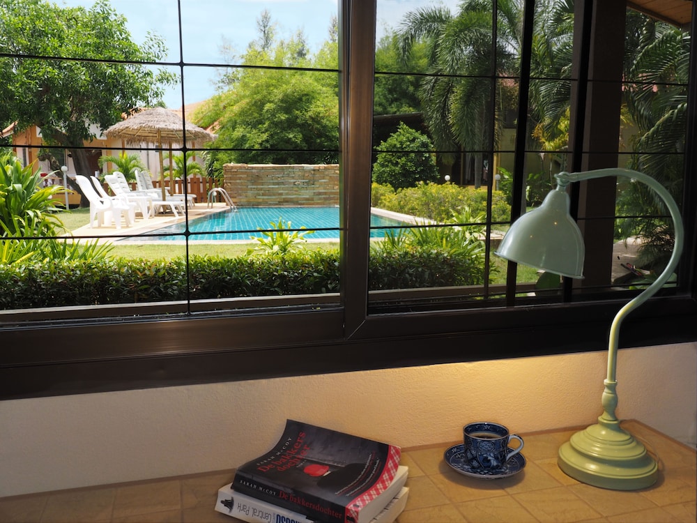 Family Bungalow, 2 Bedrooms, Pool View photo 2