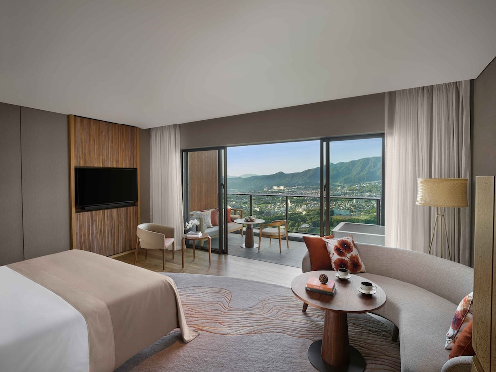 Classic Room, 1 King Bed, Club Lounge Access (Private Onsen) - Photo 2