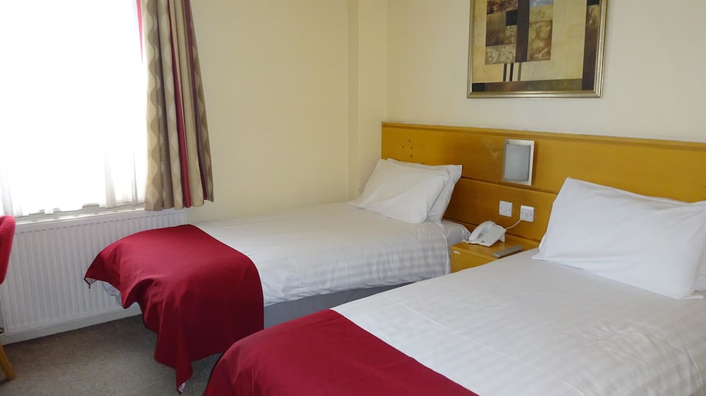 Economy Twin Room photo 3