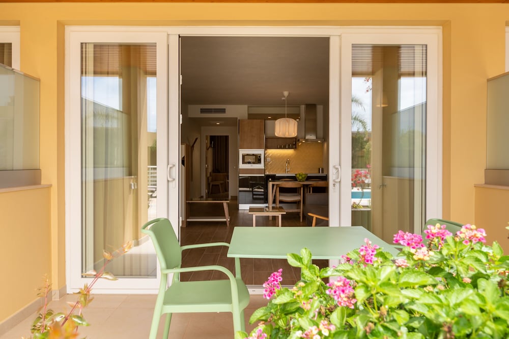 Comfort Suite, Balcony, Pool View (with balcony or terrace)