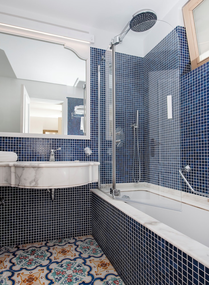 Standard Double or Twin Room, Poolside - Photo 7