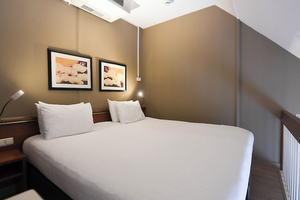 Standard Loft, 1 King Bed (with Loft) photo 2