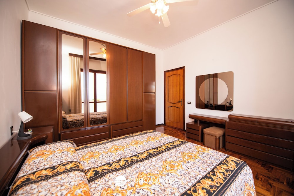 Economy Apartment, Lake View