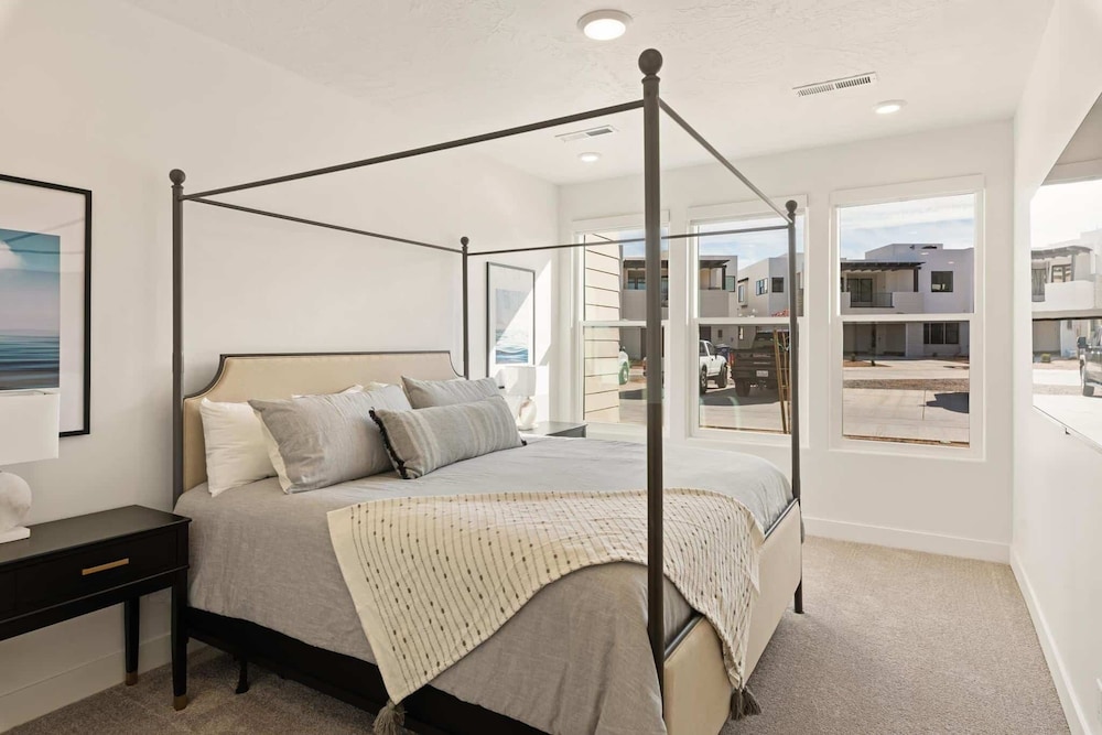 Townhome, 4 Bedrooms