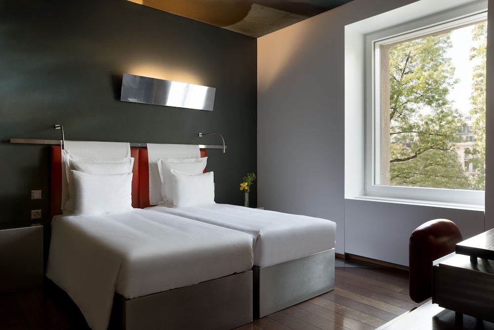 Deluxe Studio, 2 Twin Beds, Park View - Photo 1