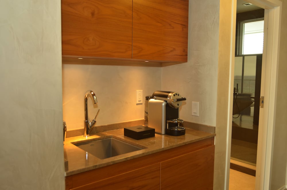 1 Bedroom Suite