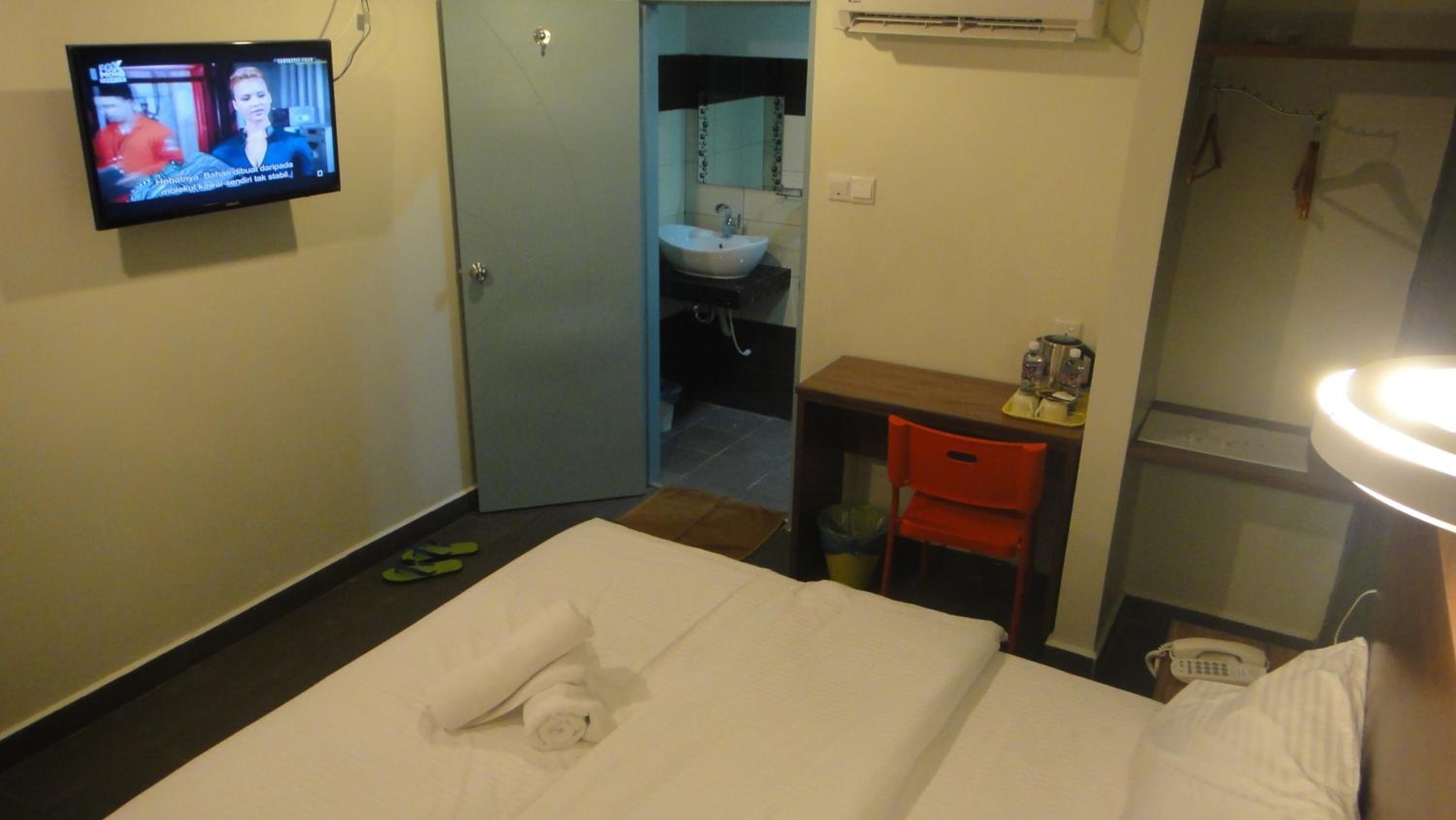 Standard Room - No Window photo 3