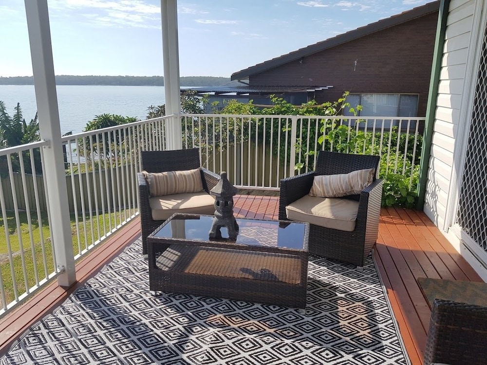 Luxury House, 3 Bedrooms, Lake View photo 3