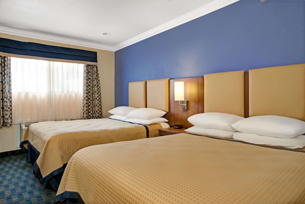 Double Room, 2 Double Beds - Photo 4