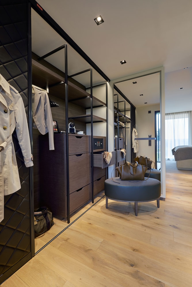 Premium Room - Photo 6