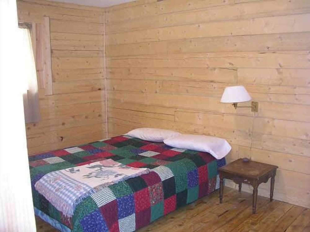 Standard Cabin, 3 Bedrooms, 2 Bathrooms photo 3