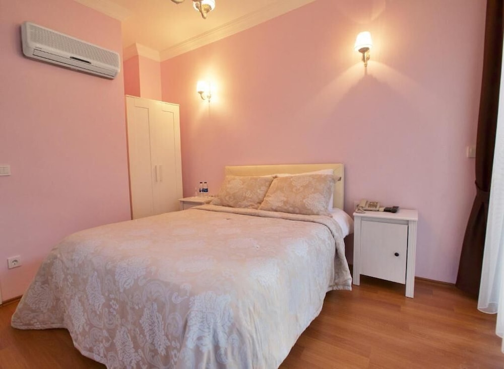 Standard Double Room photo 3