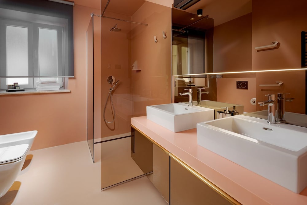 5 Star Executive Suite with Balcony and Sea View, photo 6