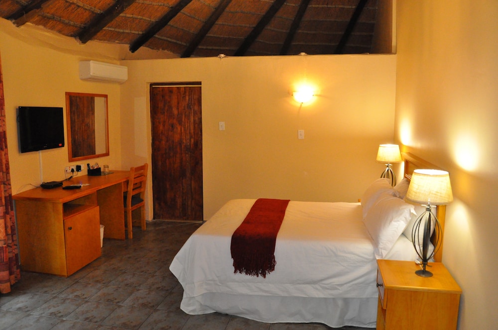 Standard Twin Room, Multiple Beds - Photo 6