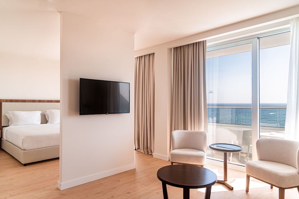 Superior Suite, Sea View - Photo 1