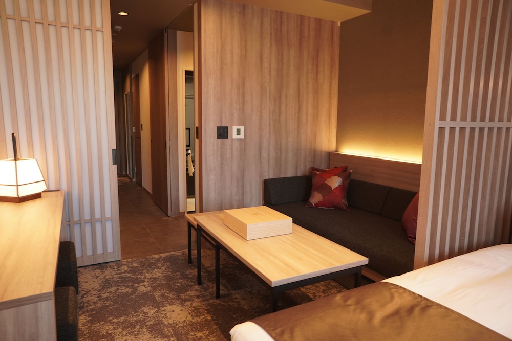 Room (Junior Suite) photo 2