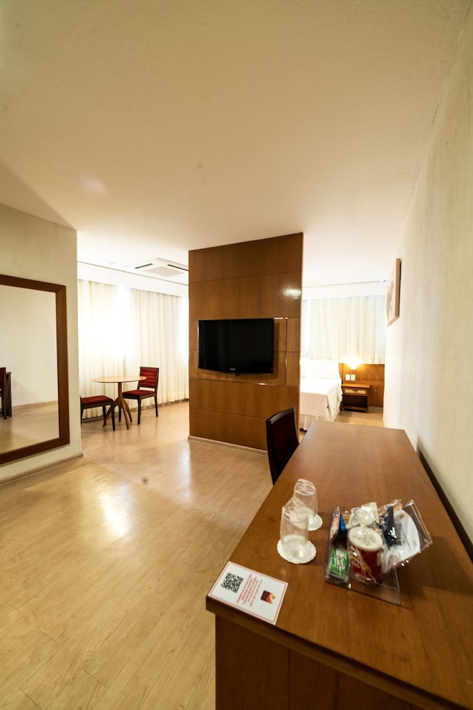 Suite - Photo 8