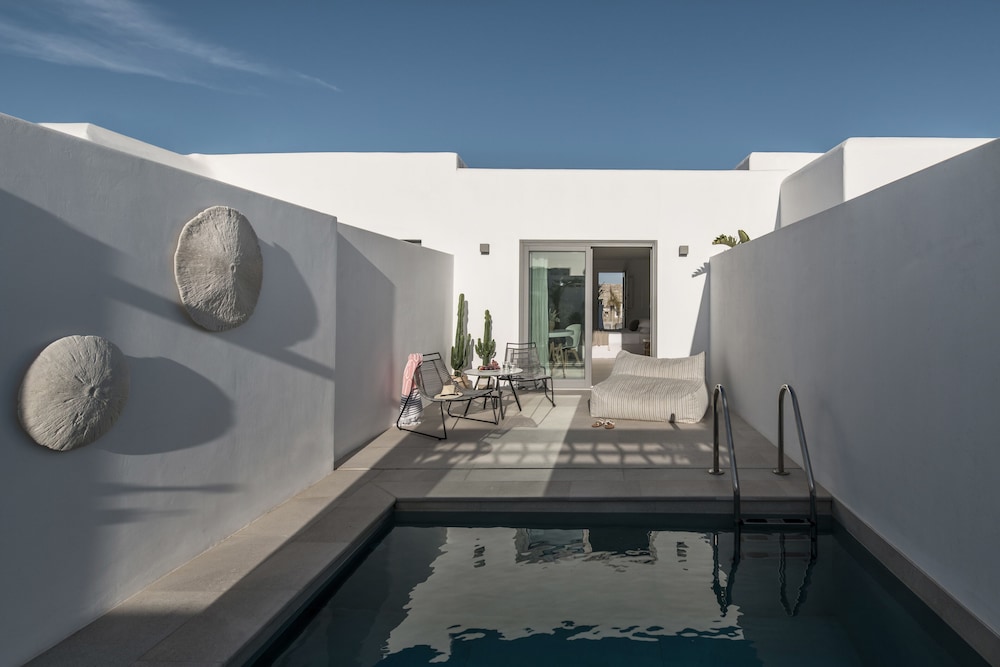 Deluxe Room, Private Pool - Photo 16