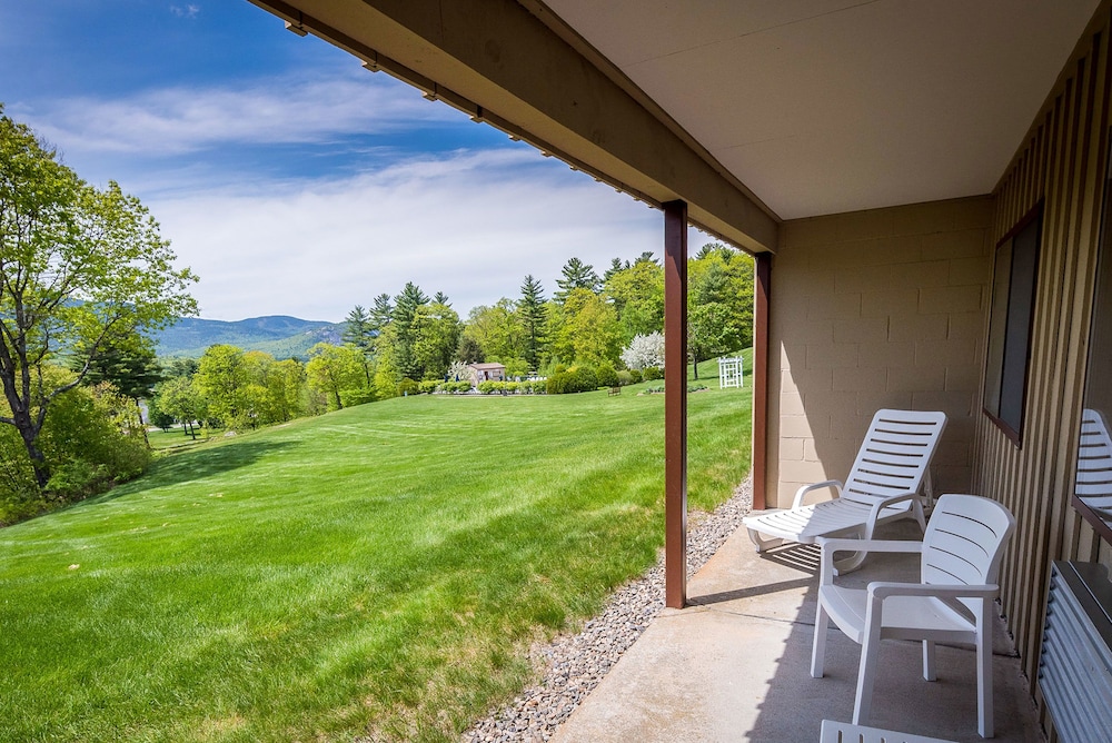 Standard Room, 2 Queen Beds, Mountain View