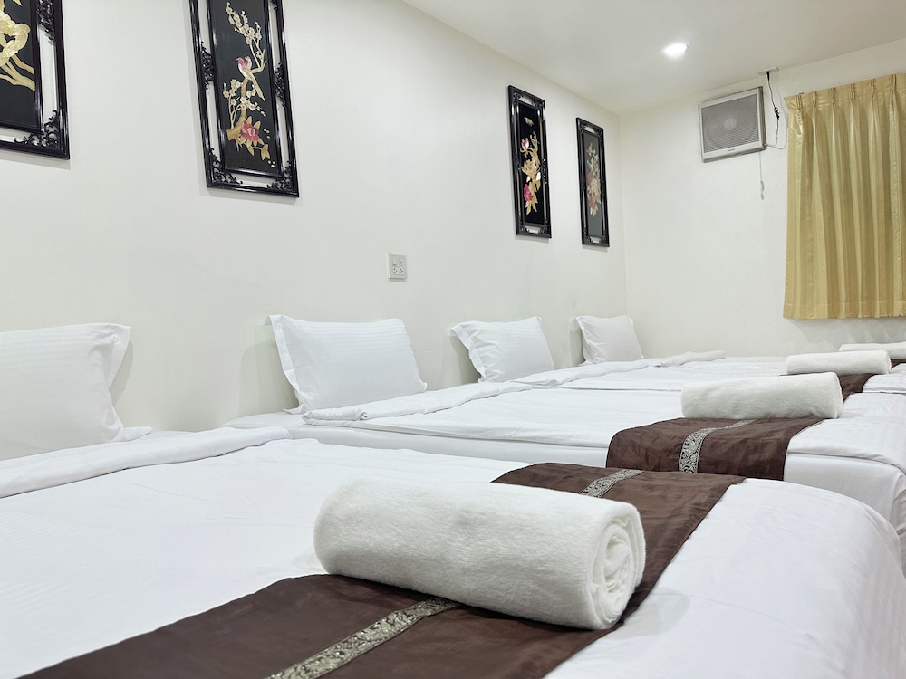 Deluxe Quadruple Room photo 2