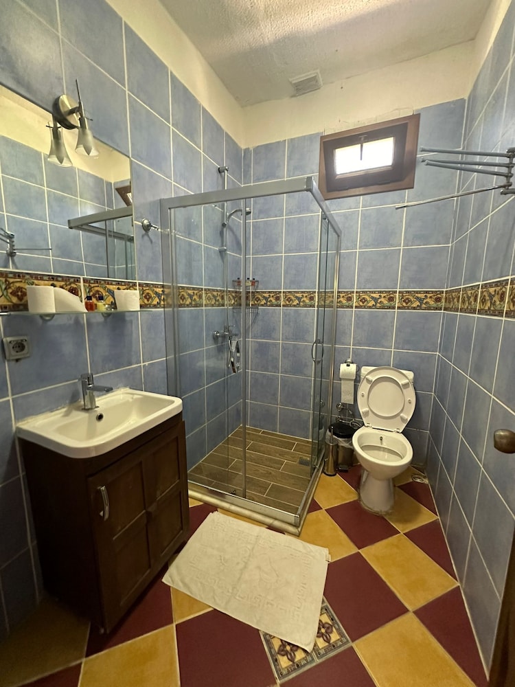 Standard Double Room - Photo 2