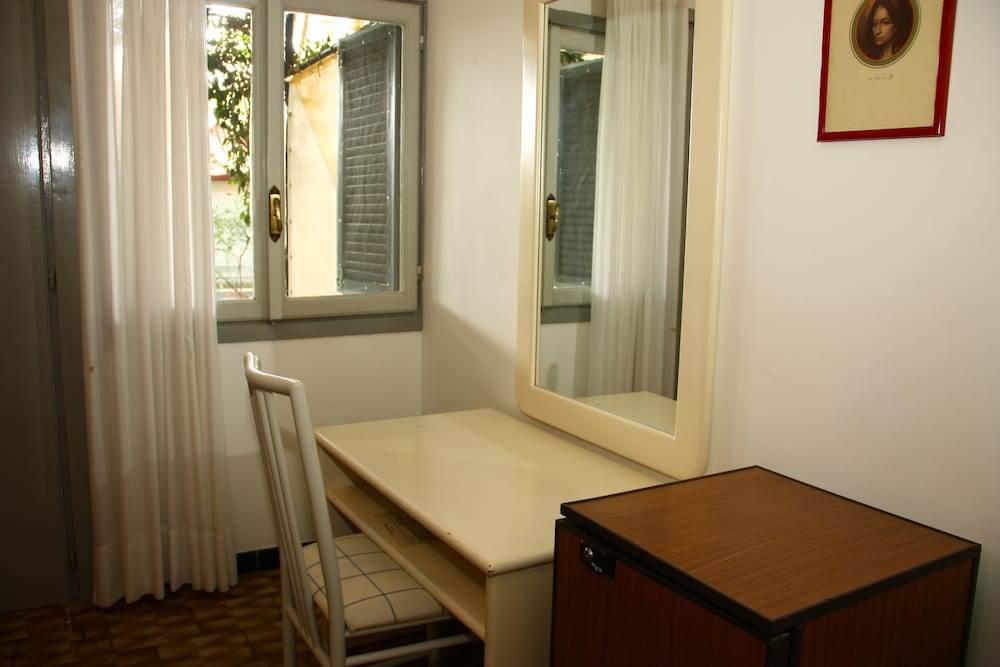 Triple Room, 2 Bedrooms photo 2