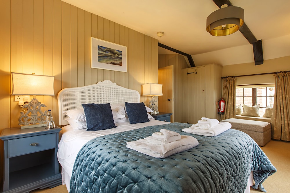 Deluxe Double Room, Ensuite, River View (River Room) photo 3