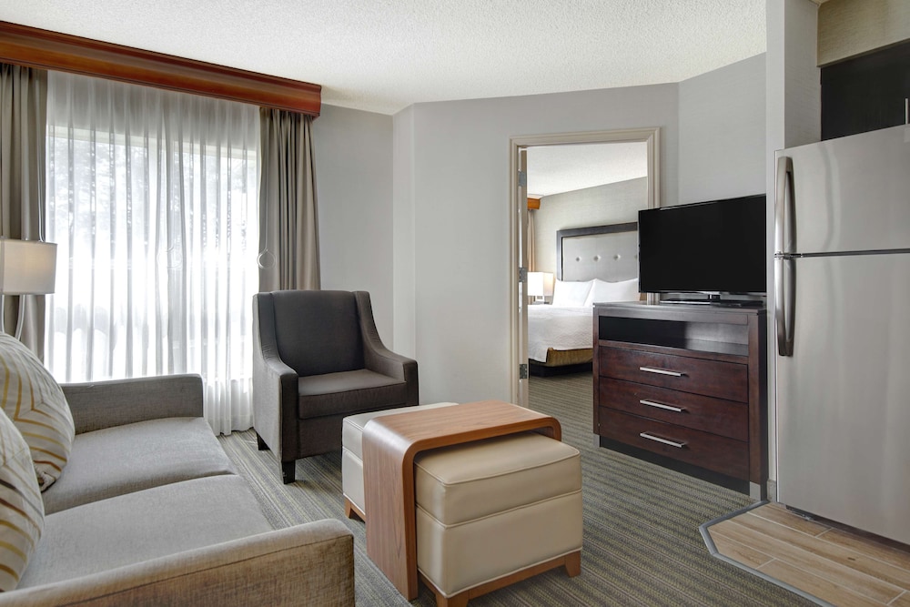 Suite, 1 King Bed, Accessible, Bathtub - Photo 3