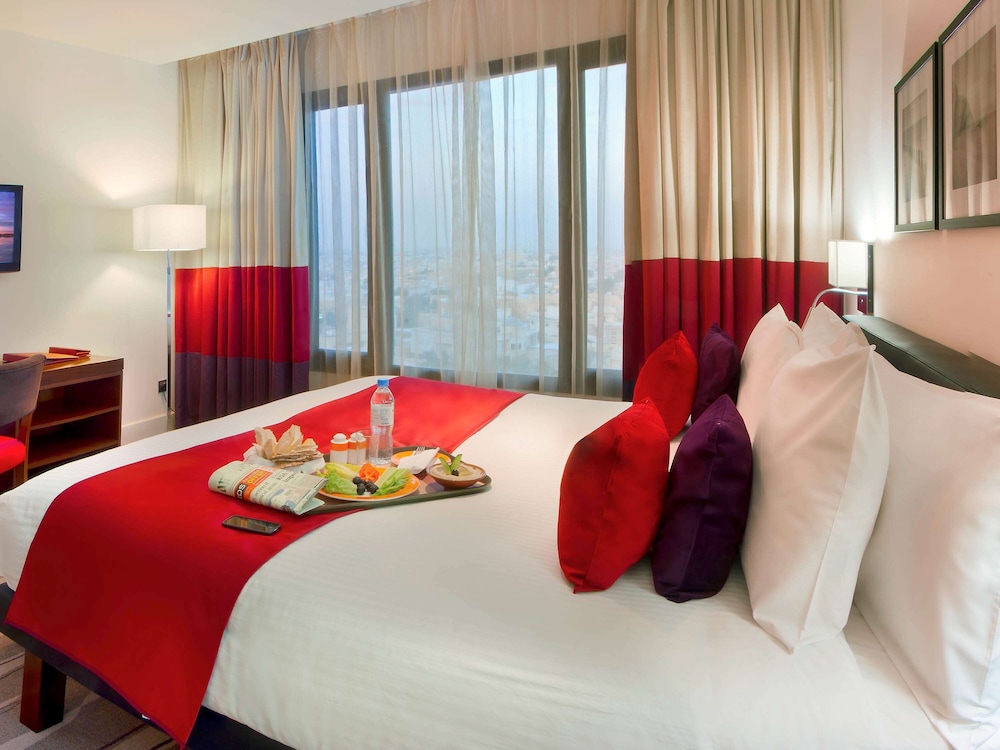 Superior Suite, 1 King Bed - Photo 1