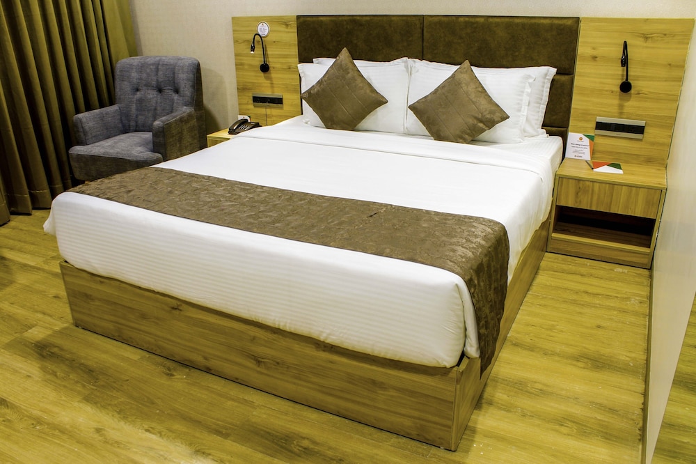 Grand Room photo 2