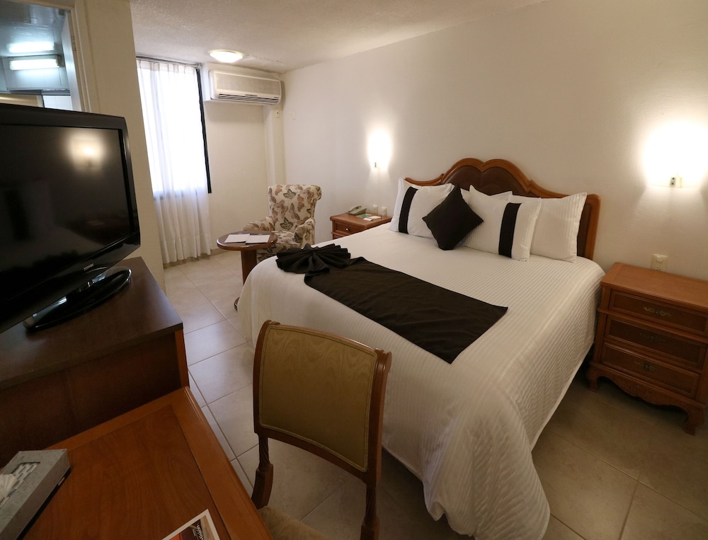 Junior Suite, 1 King Bed photo 3