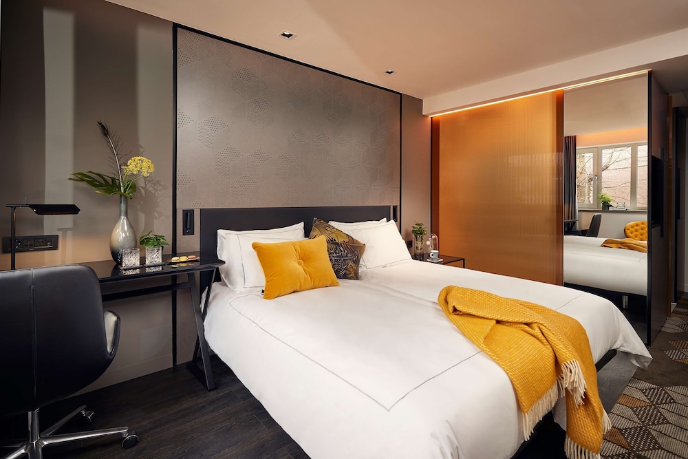 Deluxe Room (2 Twins) photo 3