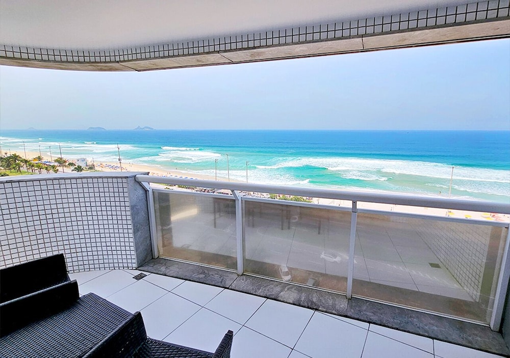 Deluxe Triple Room, Balcony, Sea Facing thumbnail 6