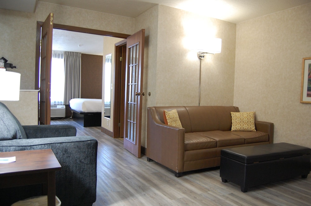 Suite, 1 King Bed with Sofa bed, Non Smoking - Photo 6