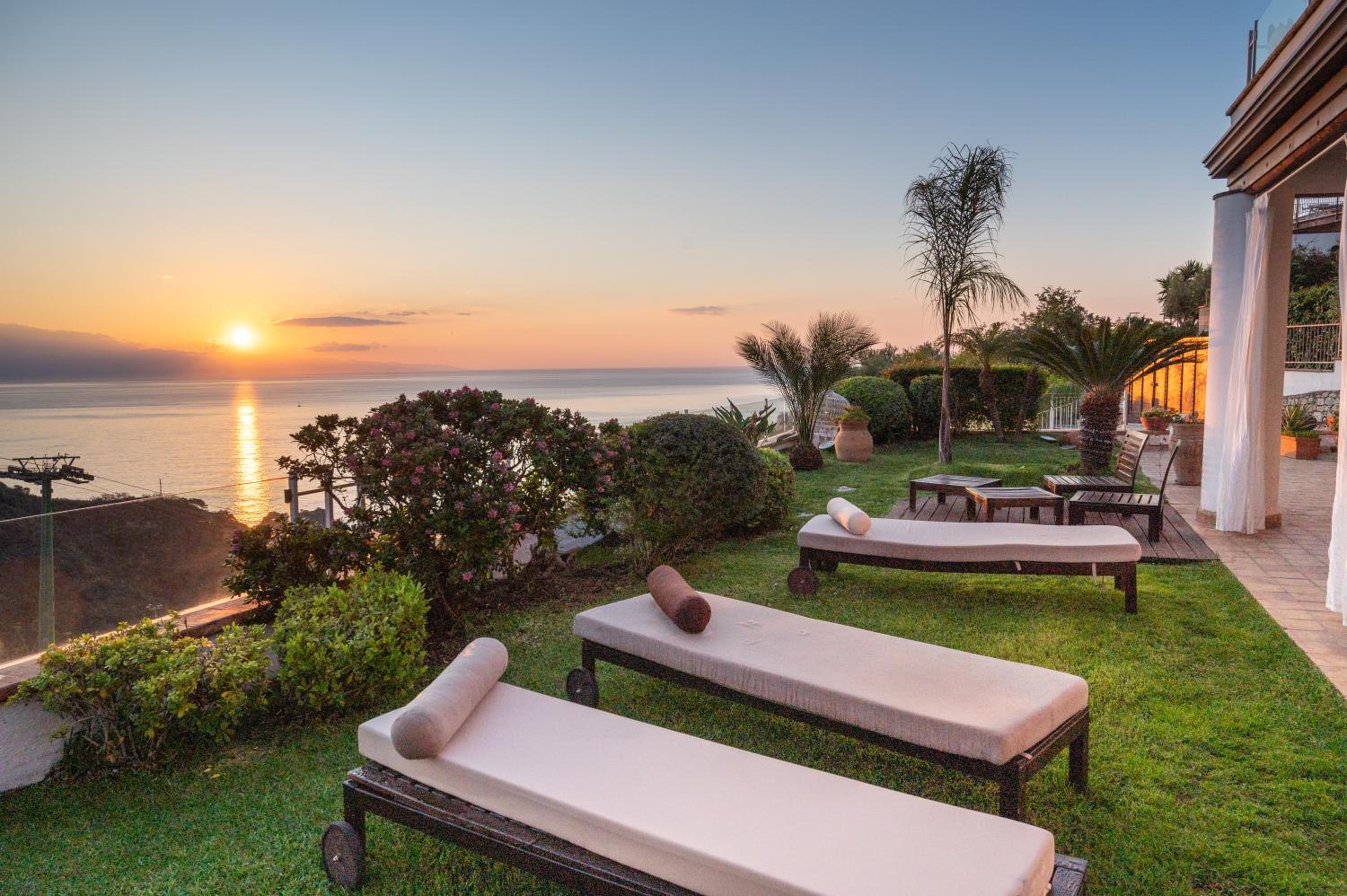 Villa with Private Pool photo 3