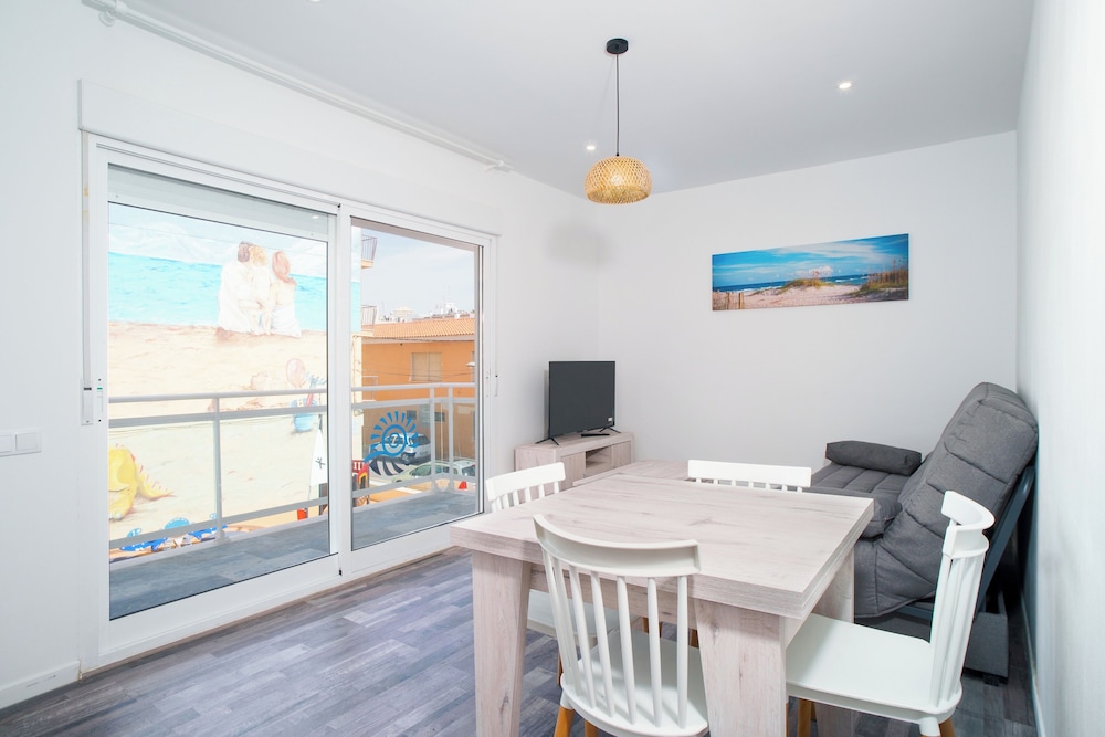 Apartamento, 3 habitaciones, balcón, vista a la ciudad