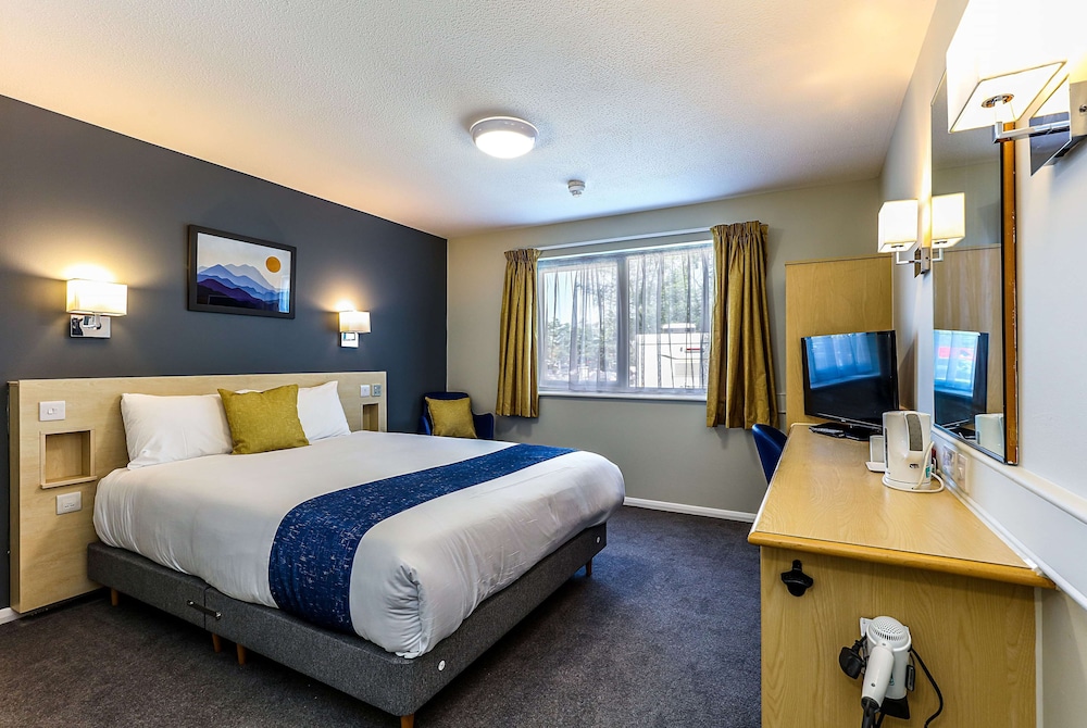 Room, 1 Double Bed, Non Smoking - Photo 2