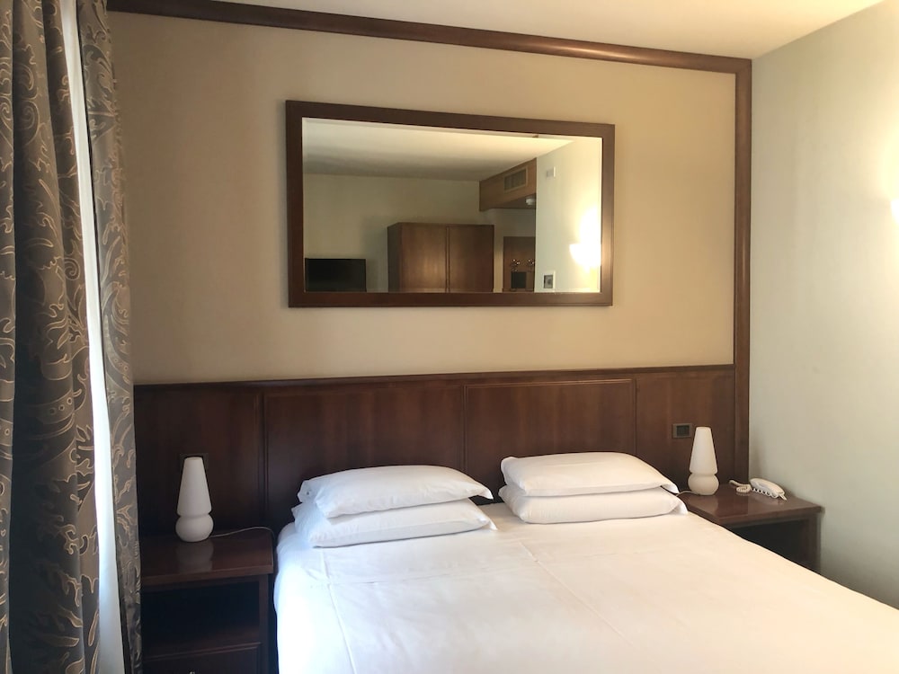 Superior Room - Photo 11