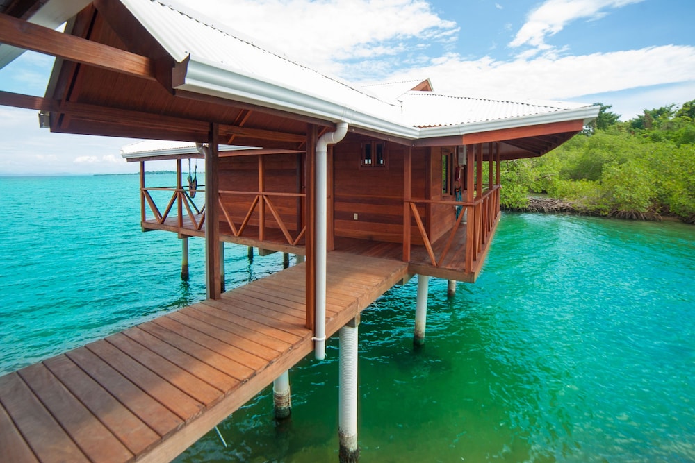 Deluxe Room, 1 Bedroom, Lagoon View, Over the water photo 1