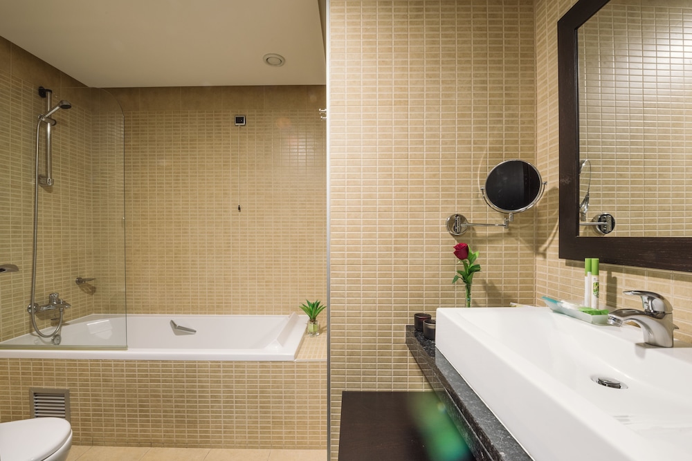 Executive Room - Photo 5