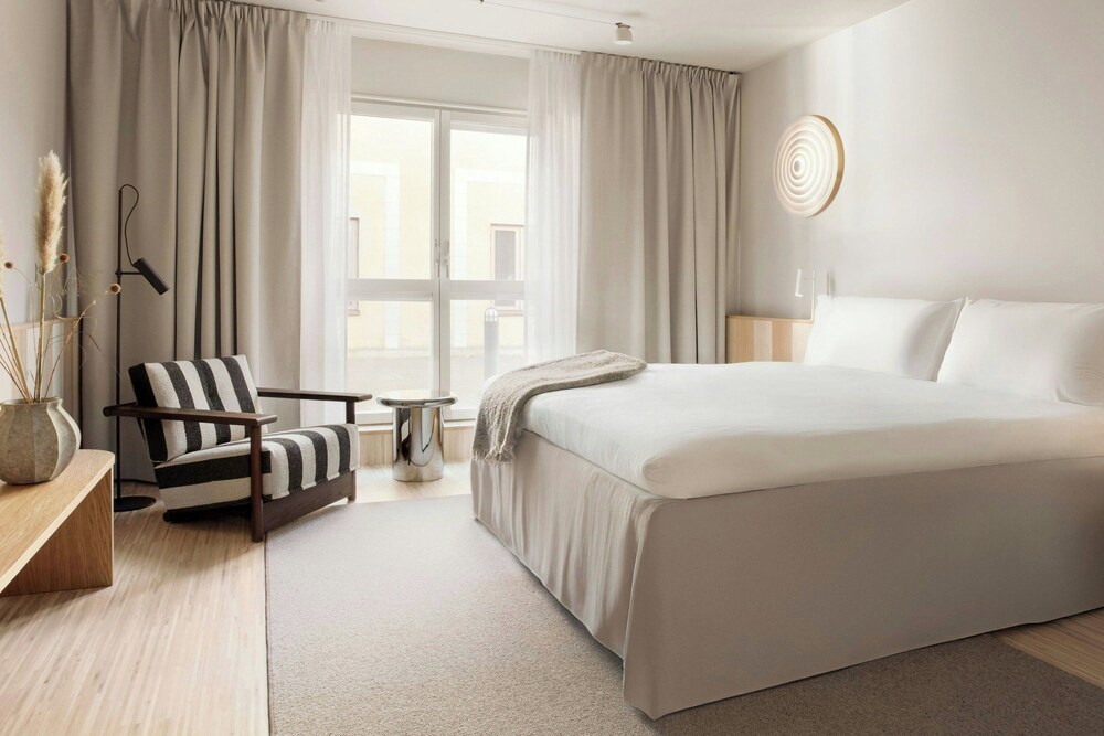 Deluxe Room, 1 King Bed