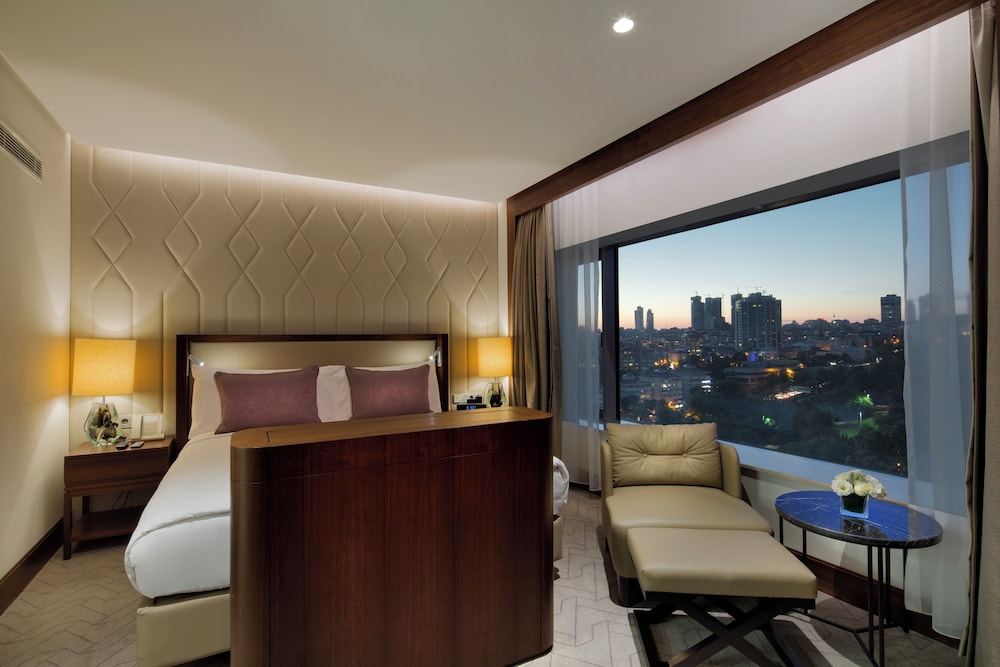 Two Bedroom Deluxe Suite with Kitchen, Bosphorus View thumbnail 5