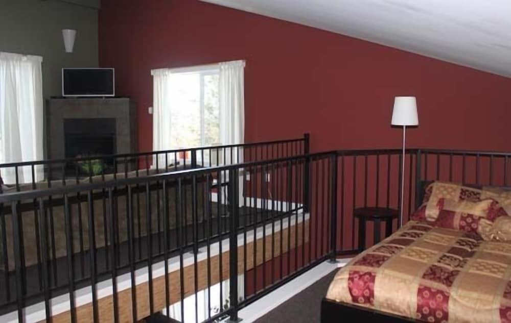 The Spruce Suite photo 2